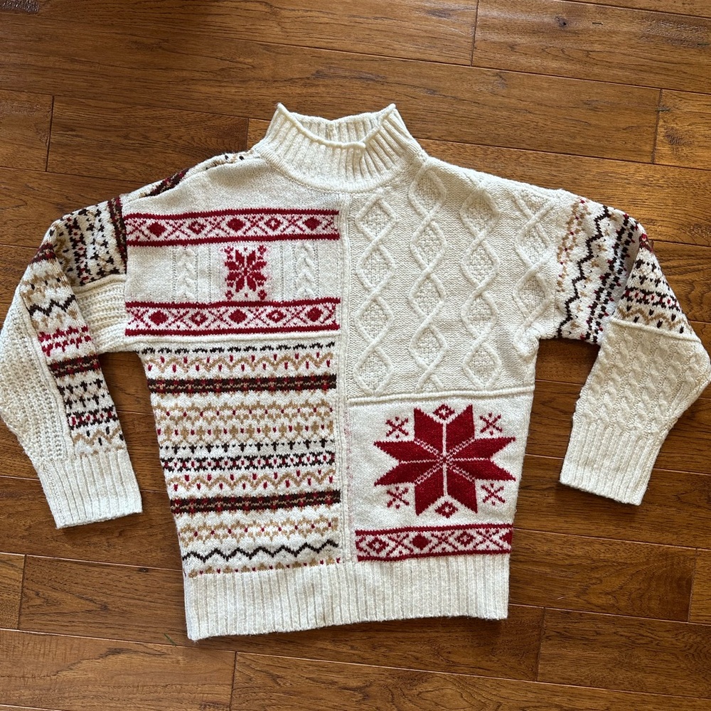 American Eagle Outfitters Cream and Red Turtleneck Sweater